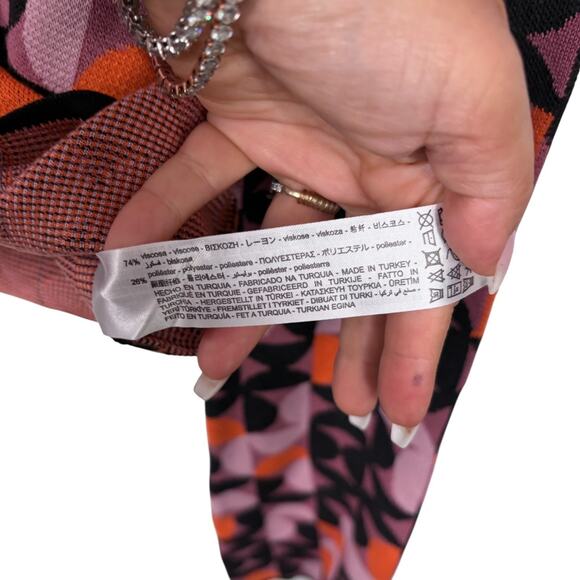 Zara Geometric Jacquard Knit Sweater Sz S Black Orange Pink Long Sleeve Cropped - Picture 5 of 7